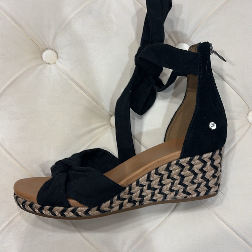 Ugg Ileana Wrap Wedge Sandals - Picture 6 of 7